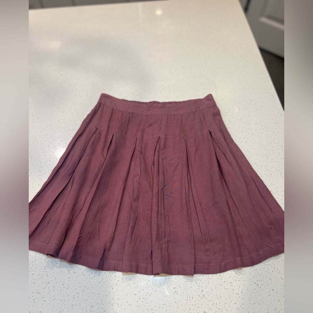 Sim & Sam Mauve Pleated Skirt Medium  New with tags Elastic at back waist